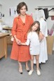 Mila Jovovich u ćerka Ever na Chanel reviji	